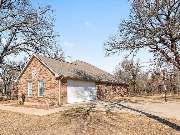 3rd image of 101 Driftwood Dr