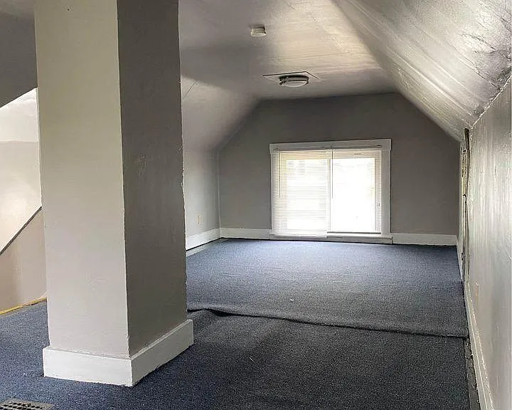 440 E Voris St — Photo 4