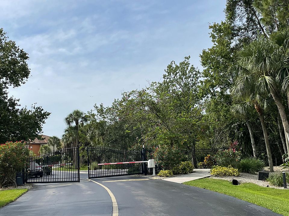 Entrance/security gate