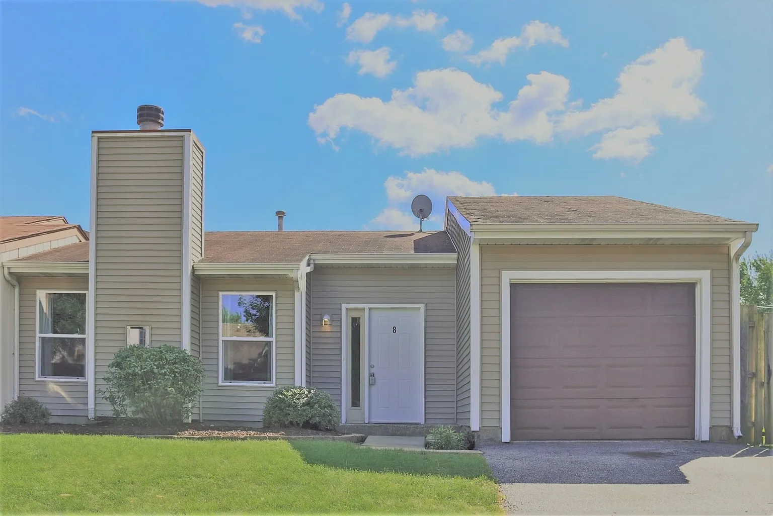 8 Honeybear Ln photo 1