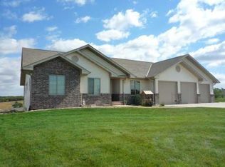 16827 Little Lake Trl, Indianola, IA 50125