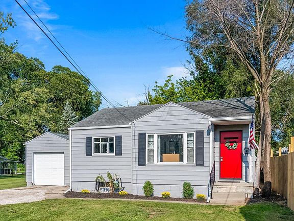 2nd image of 394 Claridon Ave