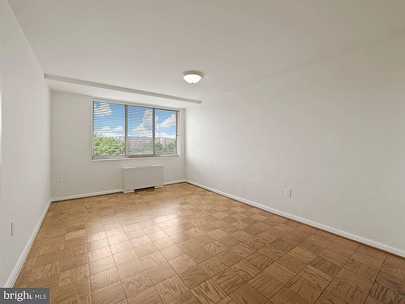 4th image of 10401 Grosvenor Pl APT 1008