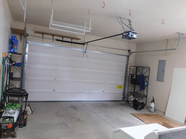 566 Garnet Dr — Photo 24