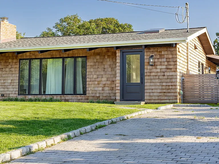 147 Soundview Dr — Photo 22
