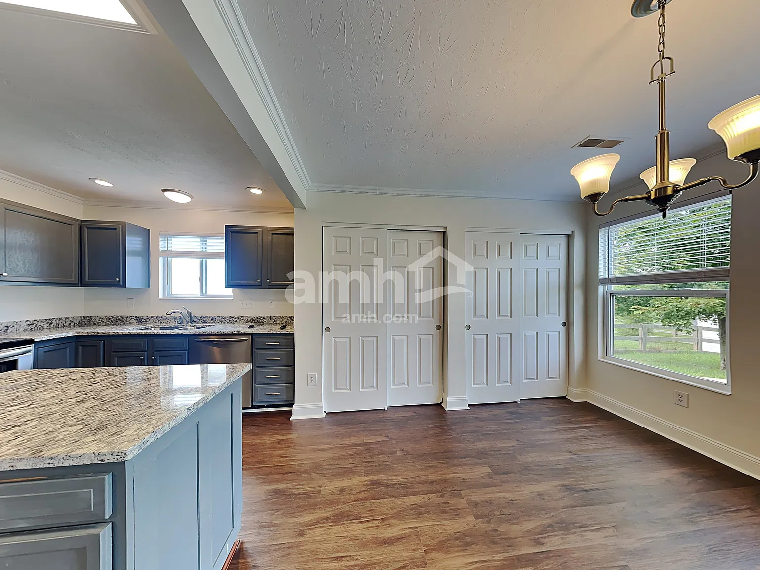4 bed, 2.5 bath, 1788 sqft, $2,390 — Photo 4