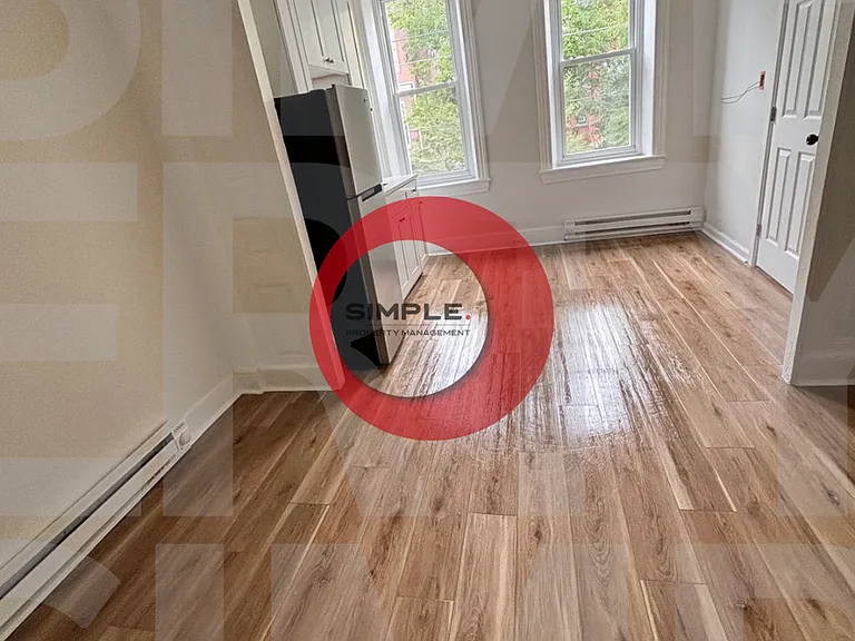 434 Woodward St — Photo 11