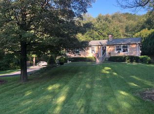 696 Willow Brook Rd, Clinton Corners, NY 12514