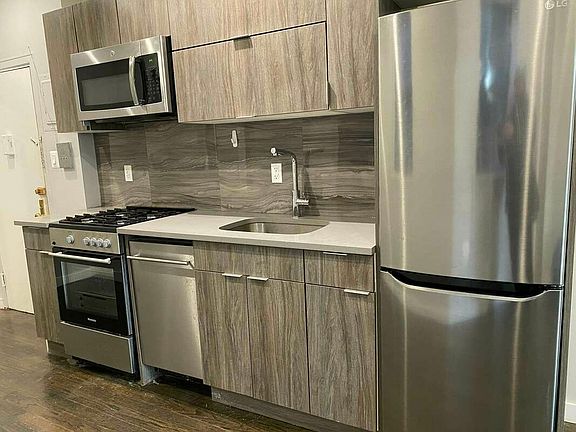 3rd image of 328 E 106th St #15A