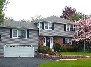 3A Greenfield St, Worcester, MA 01604