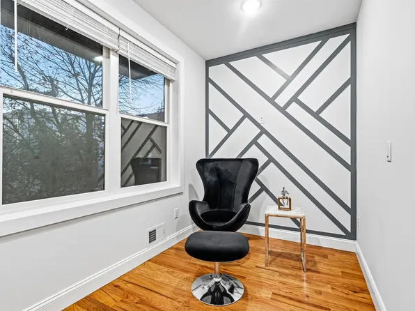 865 Summit Avenue image 17 of 38