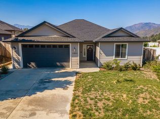 16908 Cape Cod Dr, Redding, CA 96003