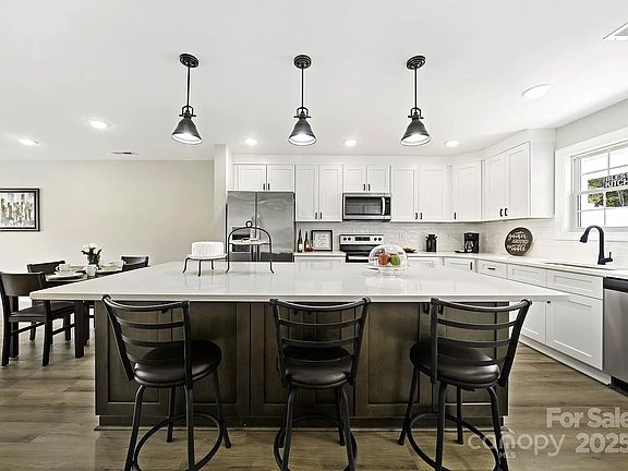 3rd image of 1109 Kimball Landing Ln