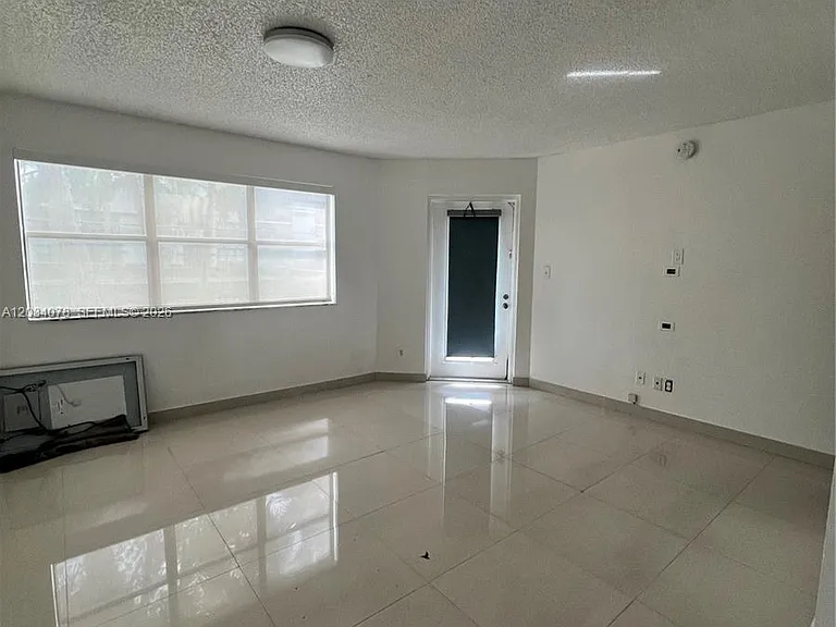 550 S Park Rd #148 — Photo 5
