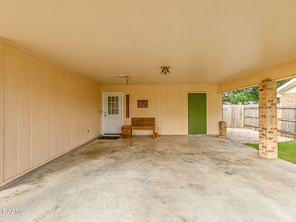 3rd image of 211 Darlene Dr