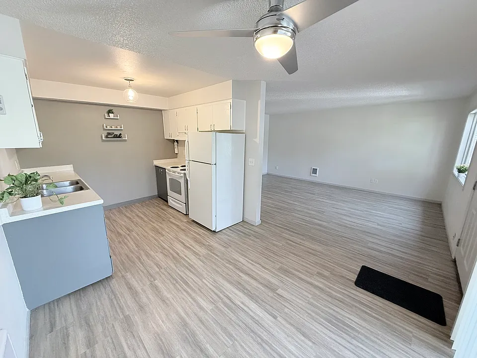 10812 SE Stark St #2