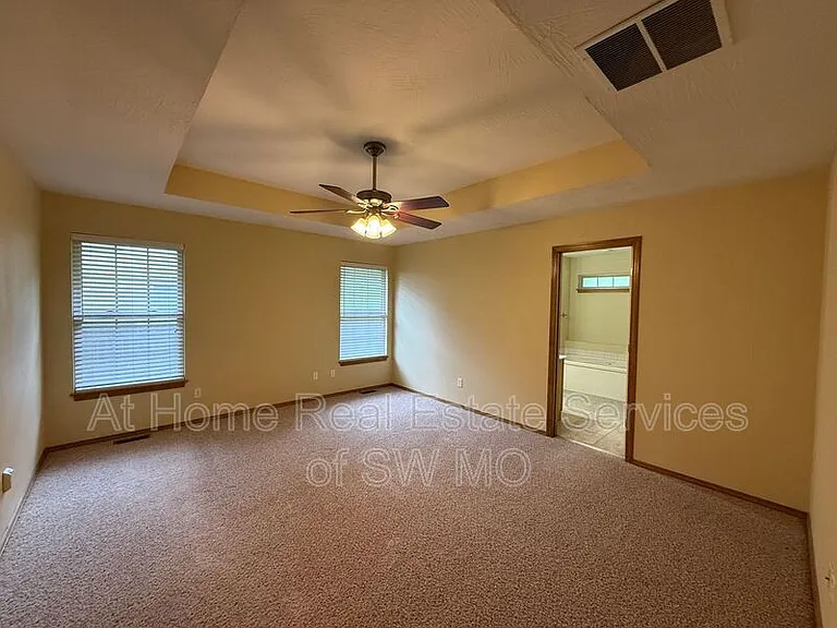 1082 Daisy Falls Dr — Photo 9