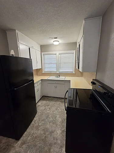 324 N Gordon Ave Photo 1