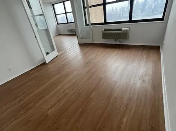 7002 Blvd East image 15 of 35