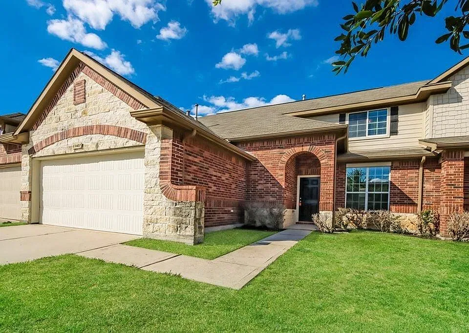 12407 Dona Ln