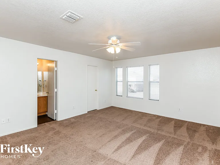 6624 Meadow Way Ln — Photo 10