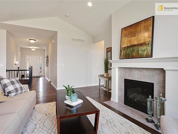 Simulated Images. Actual home may vary.