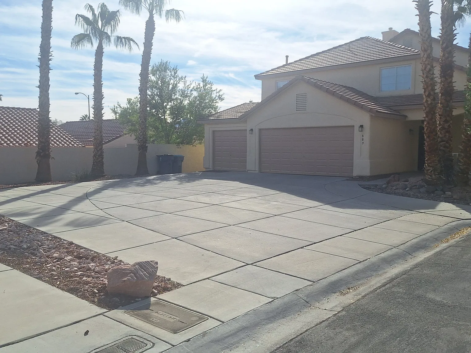 5 bed, 3.5 bath, 2800 sqft, $2,650 — Photo 2
