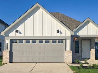 890 Kickapoo Ln, College Station, TX 77845