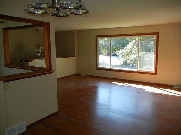 4th image of 5692 Vineyard Ln