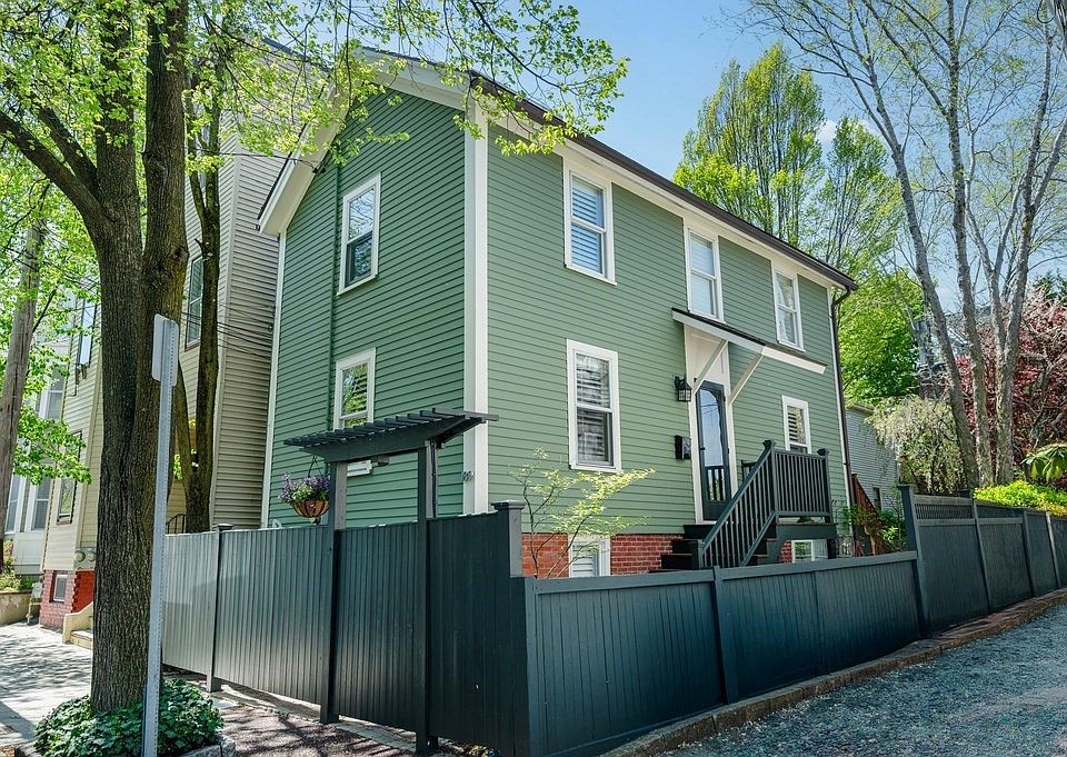 1st image of 189 Elm St