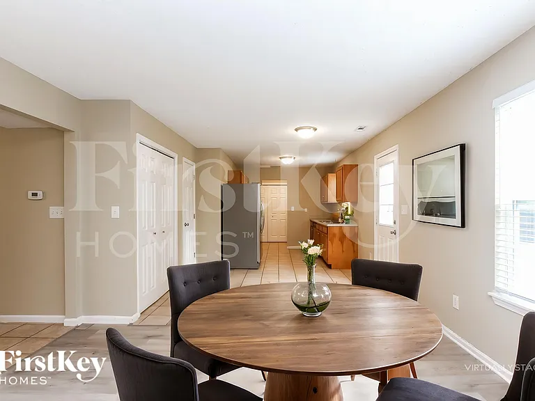 9775 Thomas Ln — Photo 6