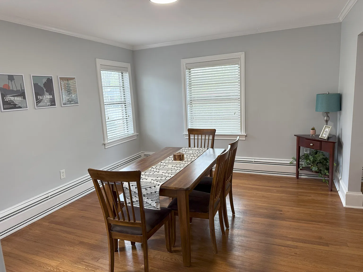 216 N Franklin Rd — Photo 3