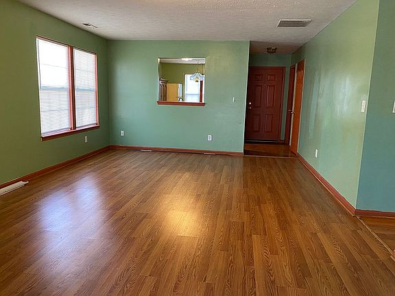 4th image of 3230 Cold Harbor Dr