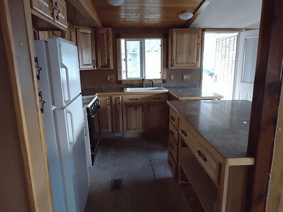 2nd image of 6065 Bluehill Ave