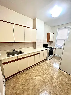 Rented by Amorelli Realty | media 1