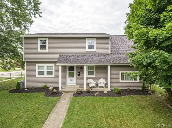 160 Phyllis Dr, West Seneca, NY 14224