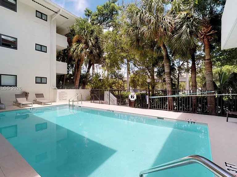 800 S Dixie Hwy #202 — Photo 26
