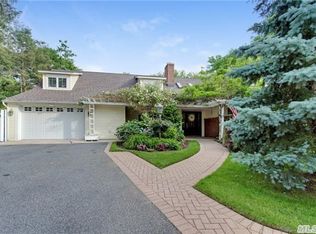 4 Helene Ave, Merrick, NY 11566