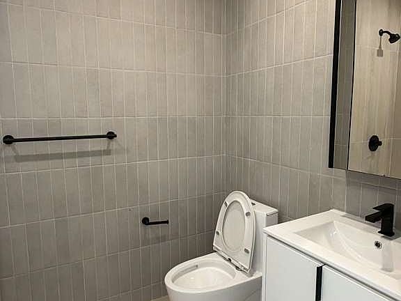 4th image of 638 Magenta St #2E