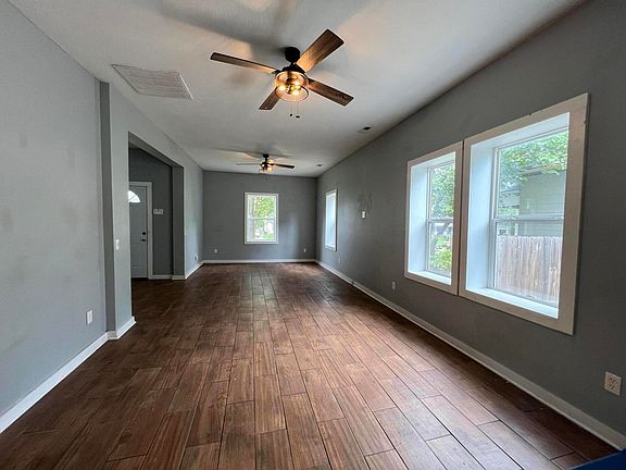 5th image of 2026 N Franklin Avenue