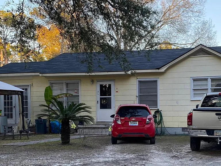 2018 McIntosh Rd #B — Photo 1