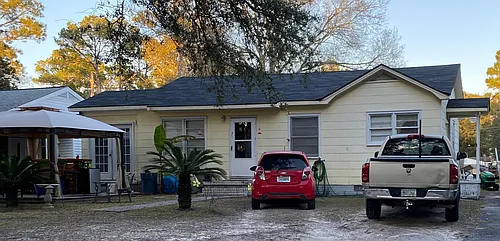 2018 McIntosh Rd #B Photo 1