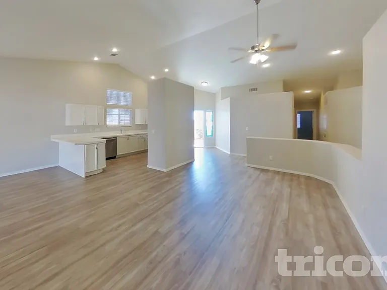 6310 Maxwood Ct — Photo 4