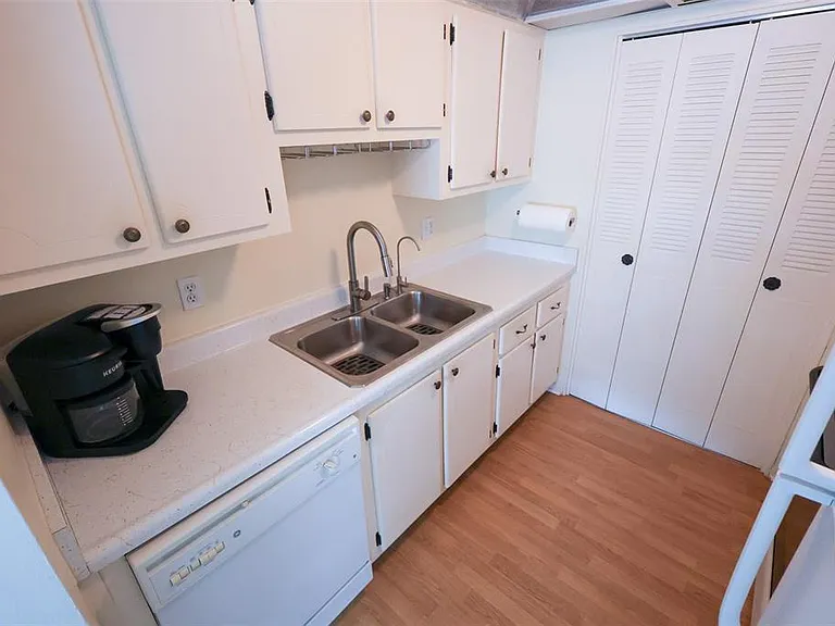 1235 S Highland Ave #4-306 — Photo 4
