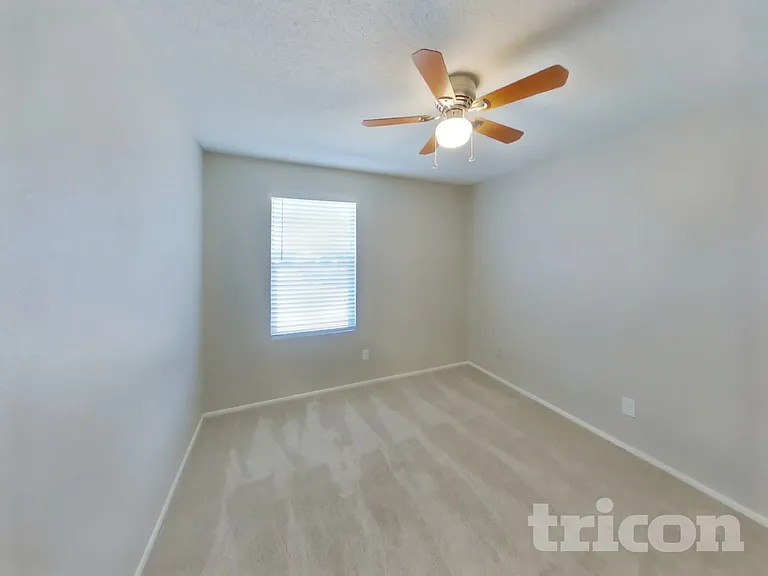 4832 N 87th Ln — Photo 14