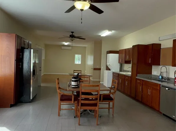 94-1088 Farrington Hwy #1, Waipahu, HI 96797