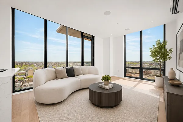 Living room, photo 2