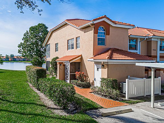 2nd image of 9565 Shadybrook Drive #201