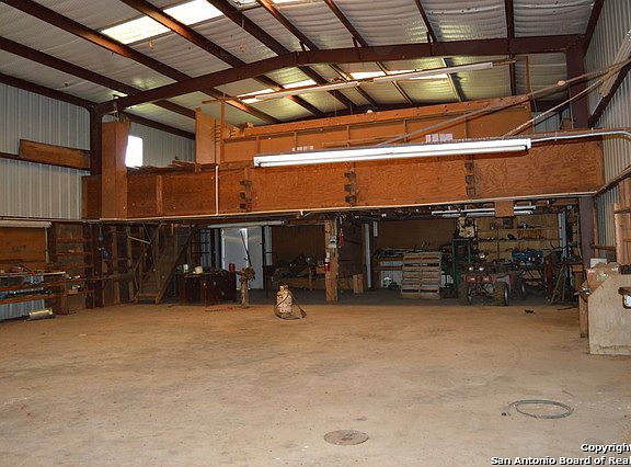 4th image of 2311 Bentwood Dr