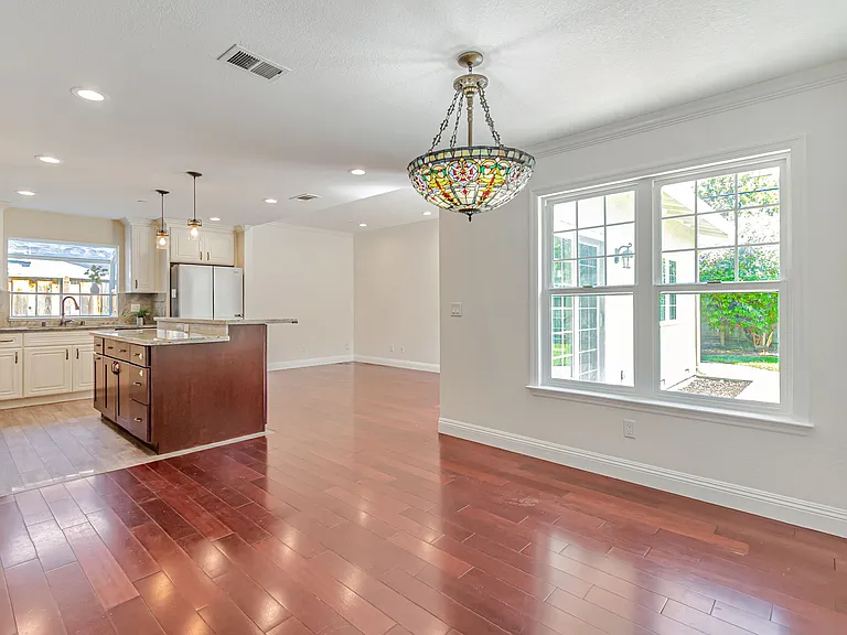 1070 Morningside Dr — Photo 14